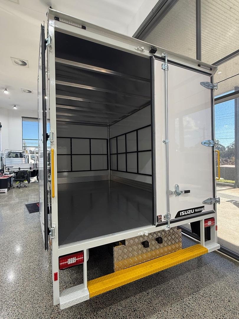 2026 Isuzu N Series Nnr 45-150 Dt D34 Vanpack image 5