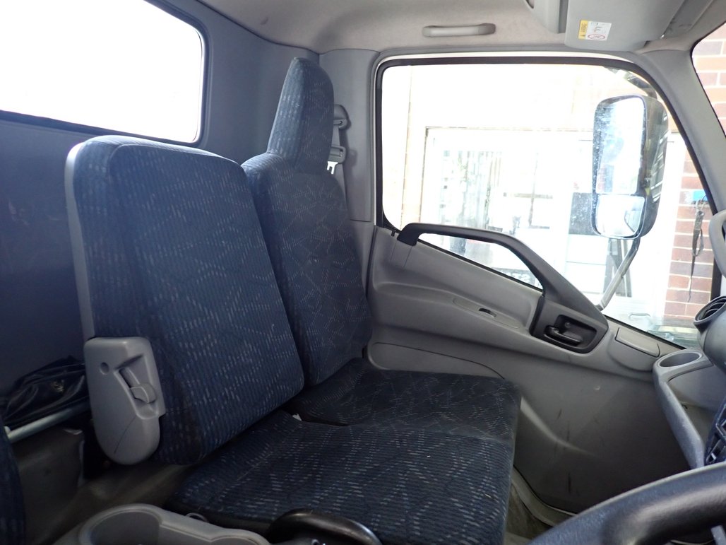 2020 Hino Dutro 300 image 15