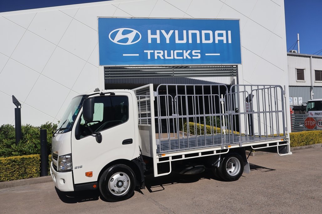 2020 Hino Dutro 300