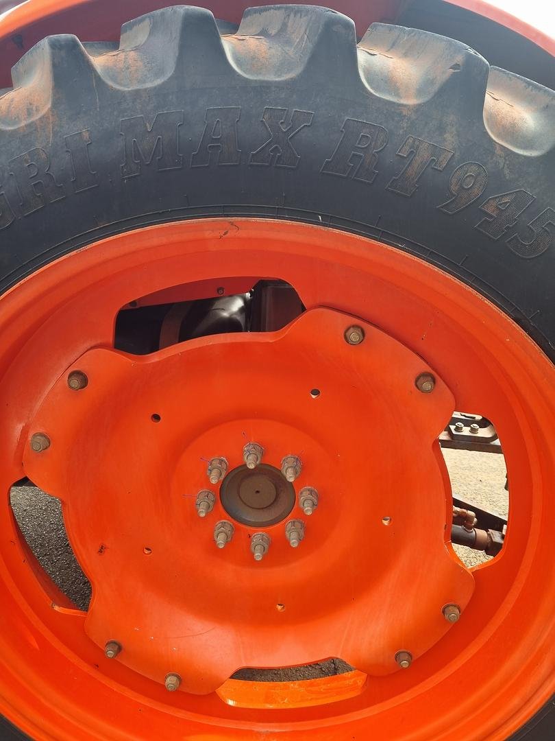 2020 Kubota M9540 image 12