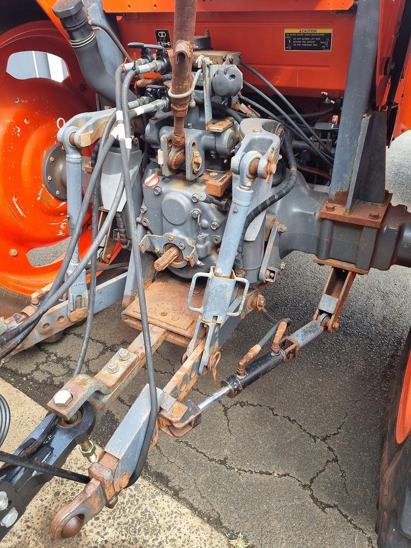 2020 Kubota M9540 image 6