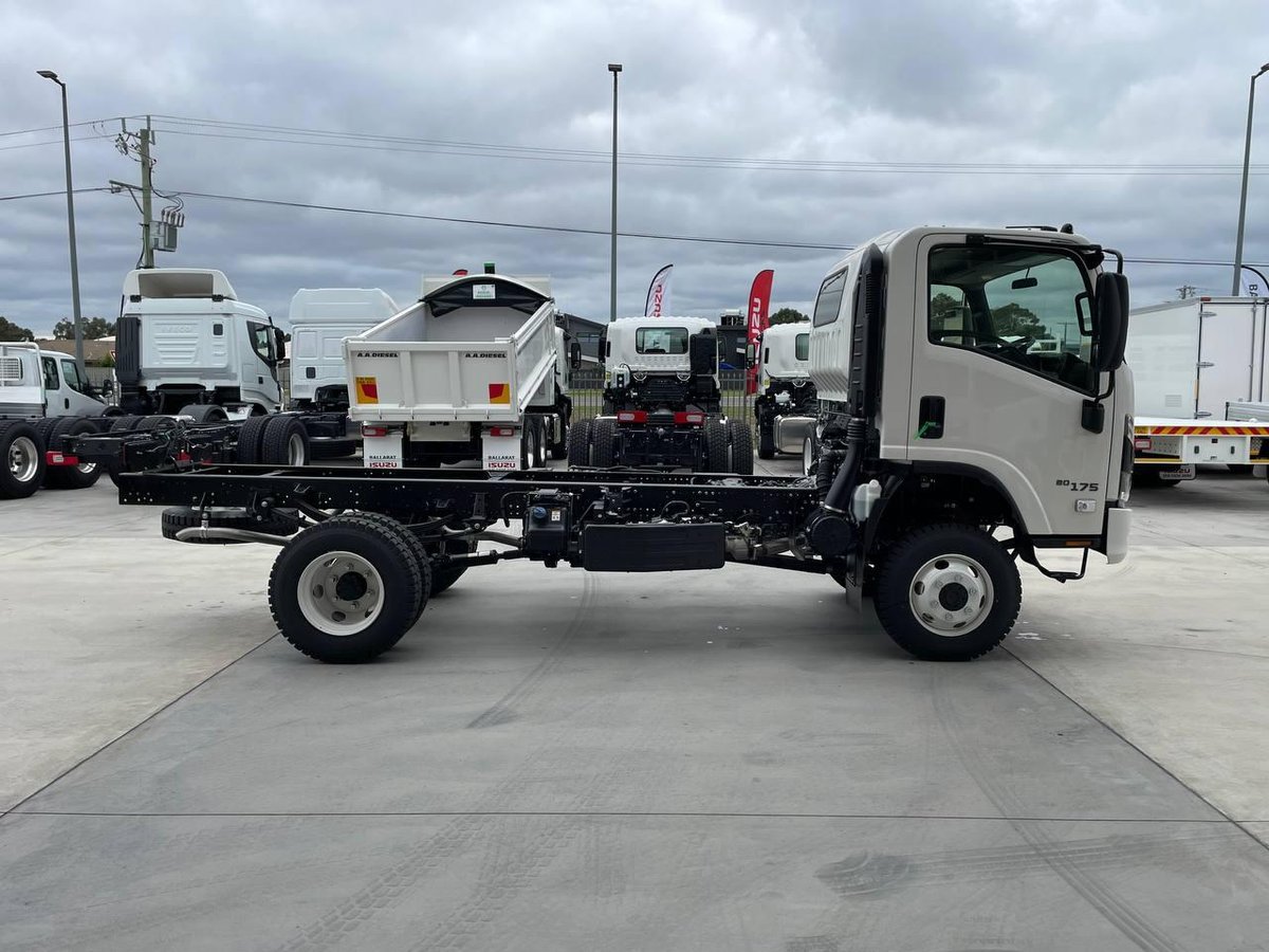 2026 Isuzu N Series image 6