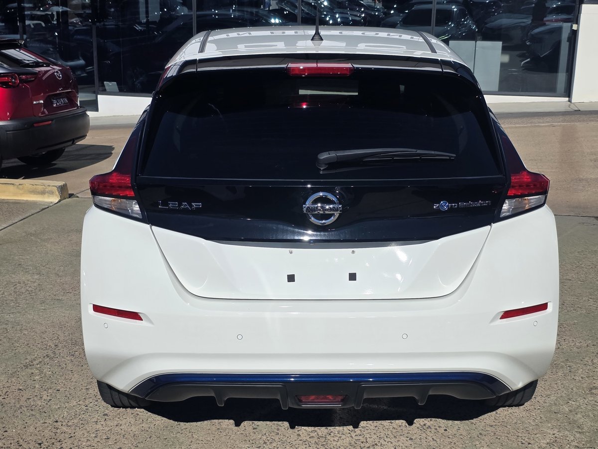 2019 Nissan LEAF ZE1 image 7