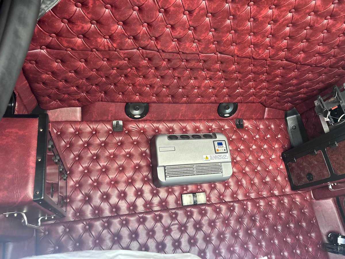 2018 Kenworth K200 image 19