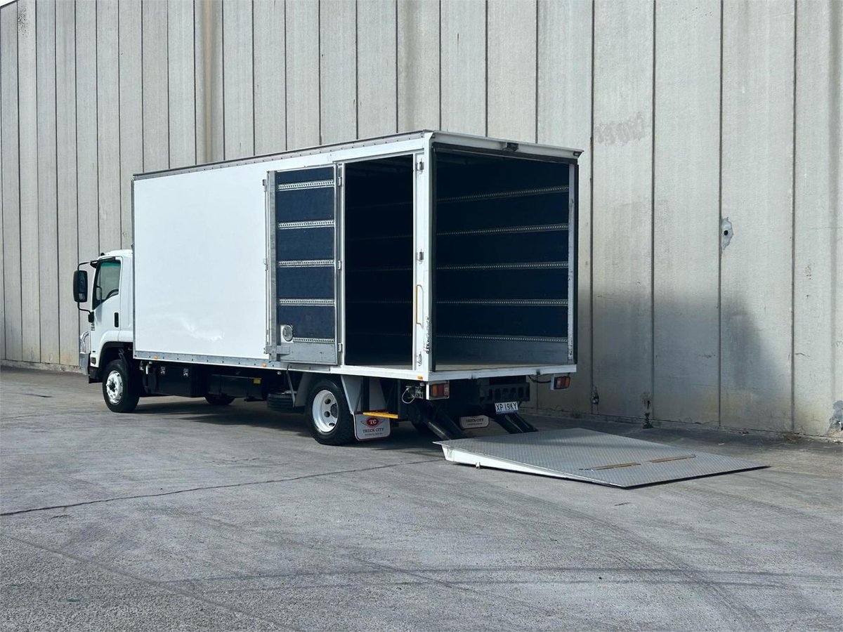 2015 Isuzu Fsd 700 image 3