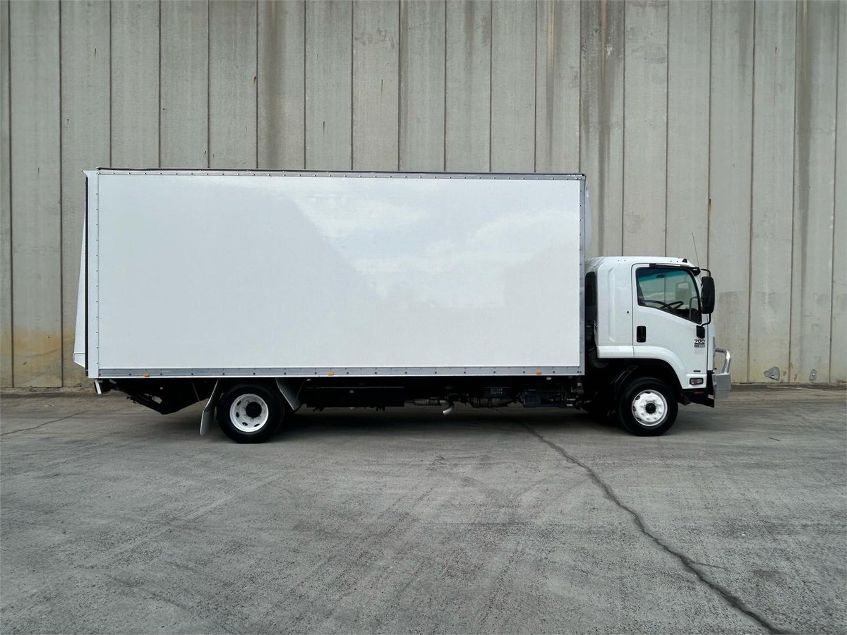 2015 Isuzu Fsd 700 image 8