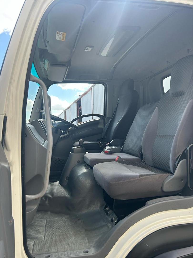 2015 Isuzu Fsd 700 image 12