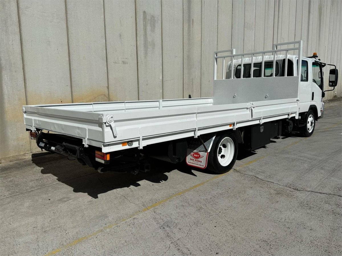 2010 Isuzu Nqr 450 image 4