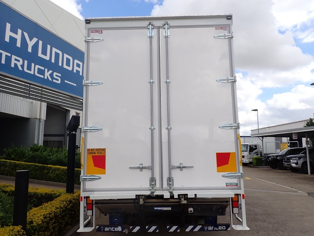2018 Isuzu Frr 107-210 image 10