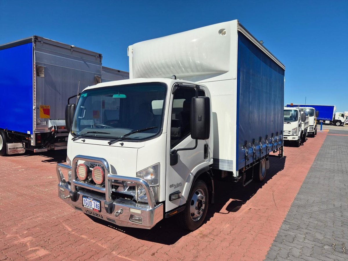 2015 Isuzu Npr65-190  6 Pallet Tautliner image 15