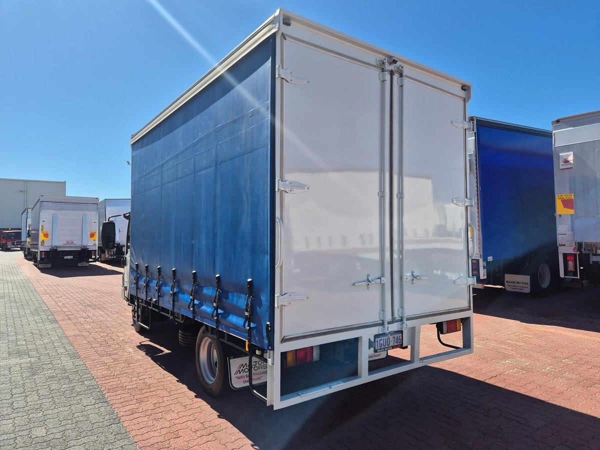 2015 Isuzu Npr65-190  6 Pallet Tautliner image 20