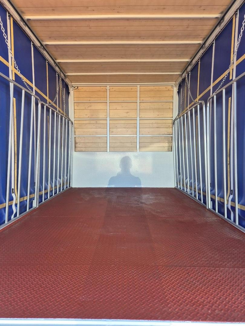 2015 Isuzu Npr65-190  6 Pallet Tautliner image 7