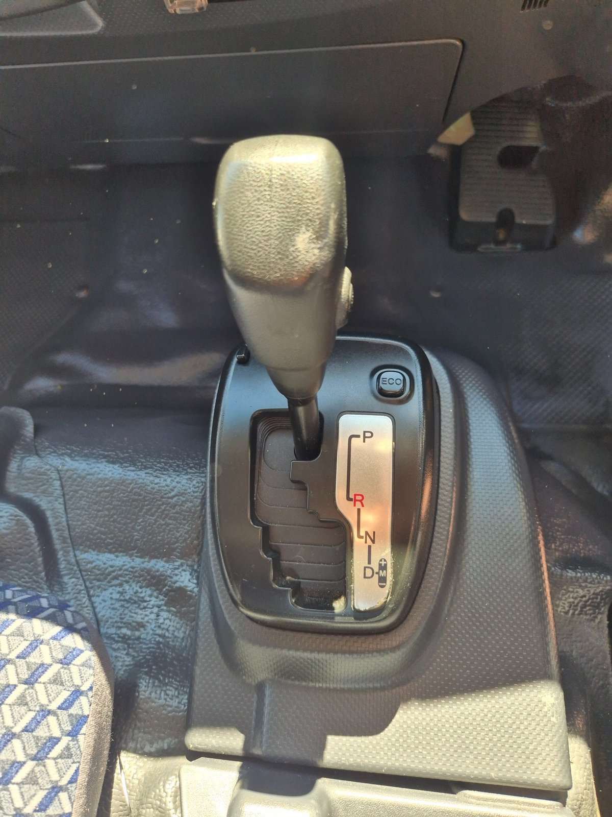 2022 Isuzu Trucks Nnr 45 150 Car License Amt Crew Tray image 10