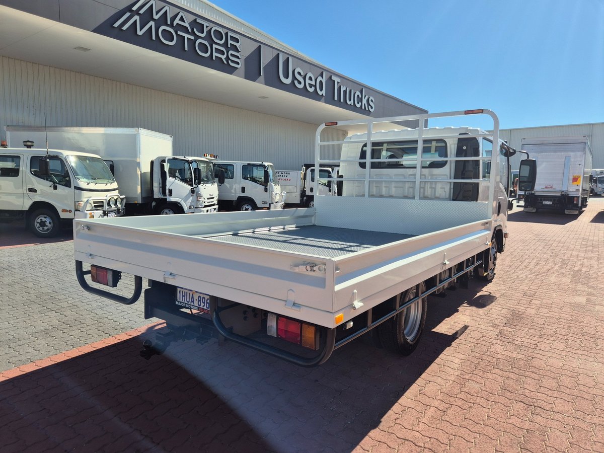 2022 Isuzu Trucks Nnr 45 150 Car License Amt Crew Tray image 6
