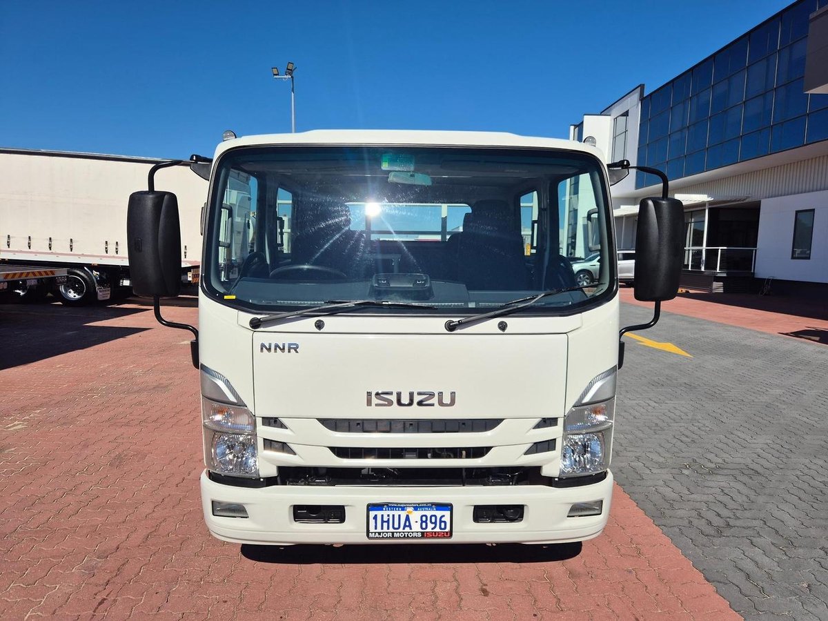 2022 Isuzu Nnr 45 150 Car License Amt Crew Tray image 2