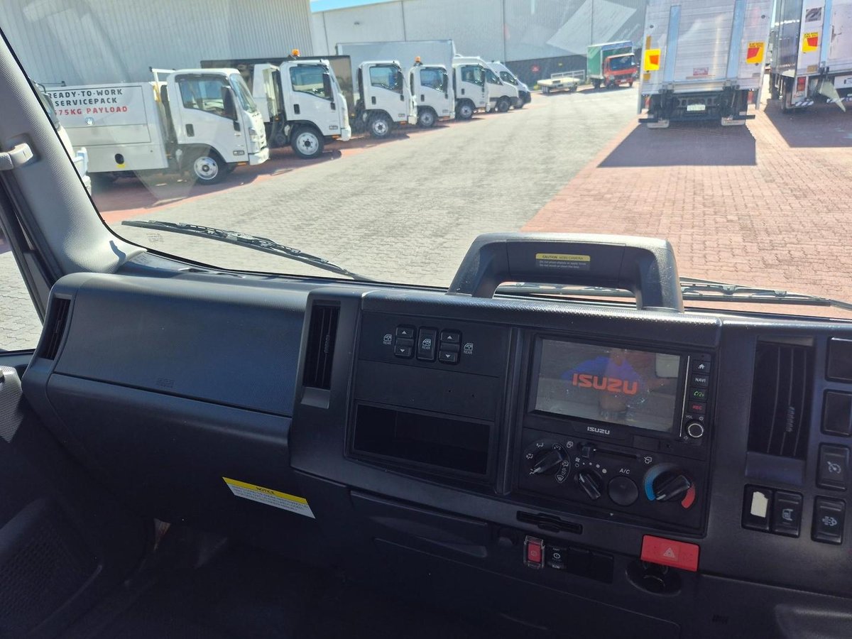 2022 Isuzu Nnr 45 150 Car License Amt Crew Tray image 7