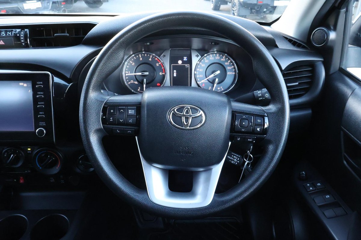 2022 Toyota Hilux SR GUN126R 4X4 Dual Range image 9