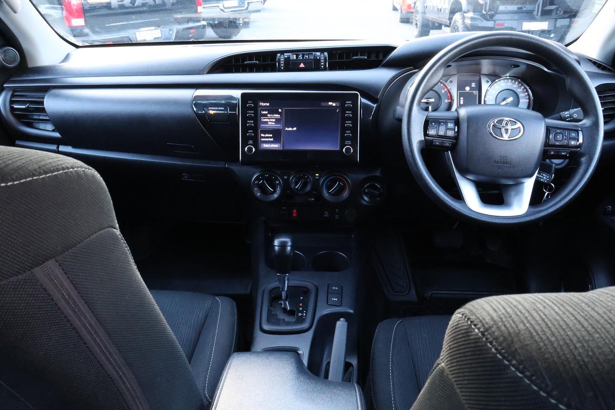 2022 Toyota Hilux SR GUN126R 4X4 Dual Range image 8