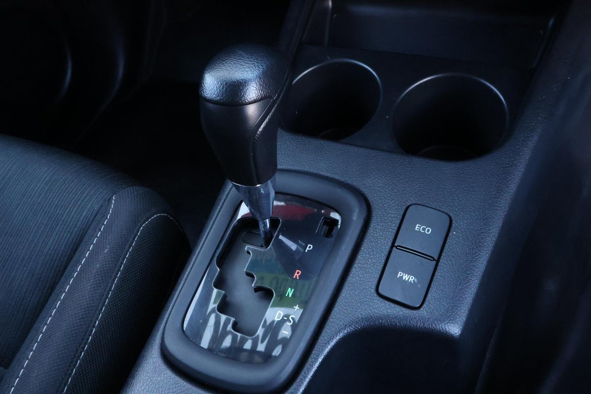 2022 Toyota Hilux SR GUN126R 4X4 Dual Range image 20