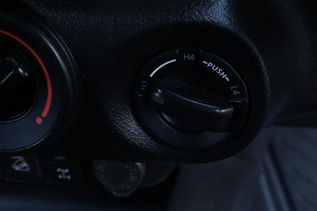 2022 Toyota Hilux SR GUN126R 4X4 Dual Range image 18