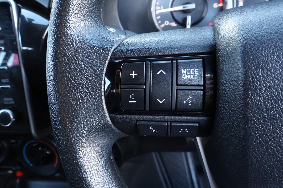 2022 Toyota Hilux SR GUN126R 4X4 Dual Range image 10