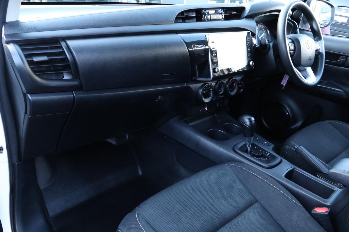 2022 Toyota Hilux SR GUN126R 4X4 Dual Range image 22