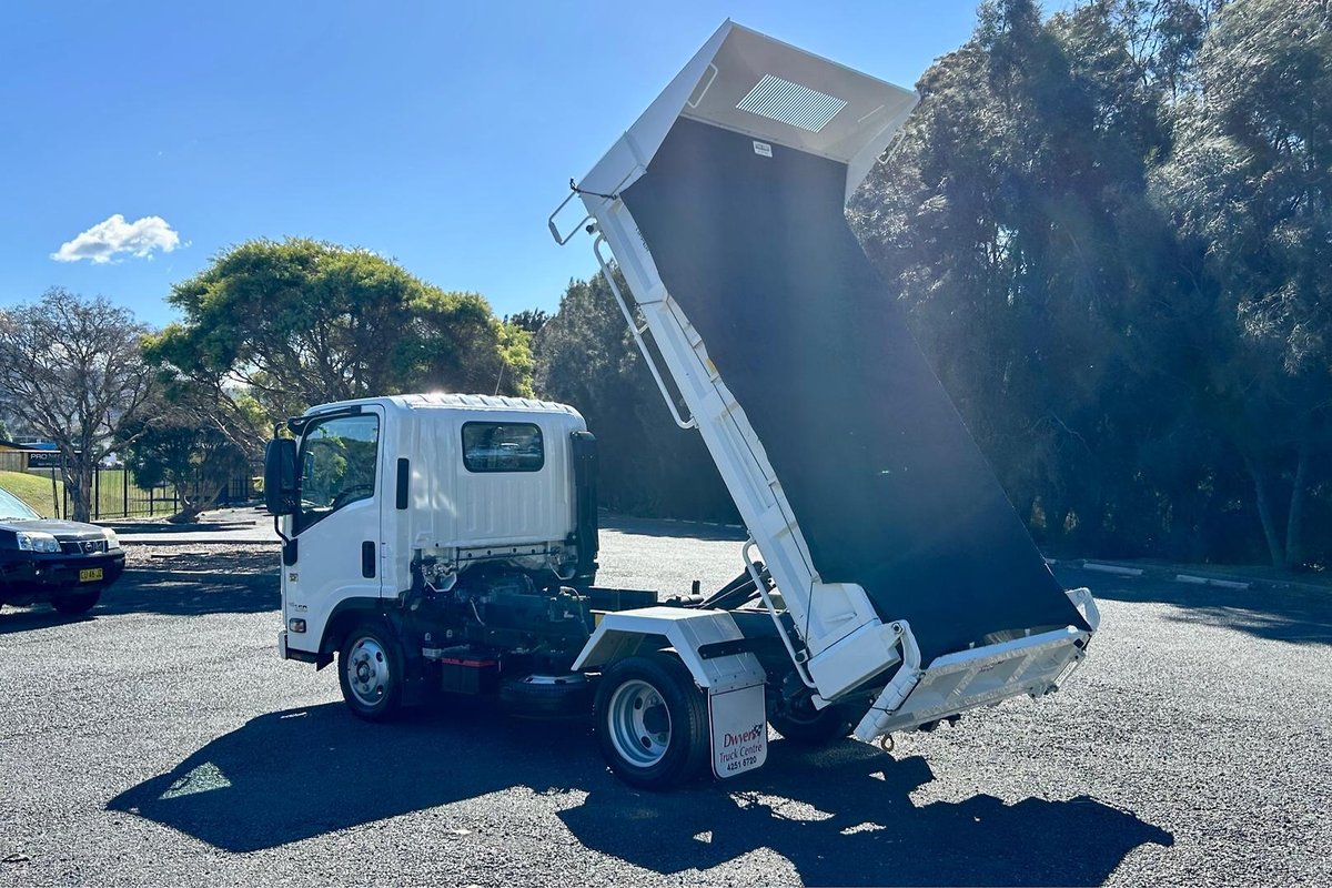 2023 Isuzu N Series Nlr 45-150 Tipper image 14