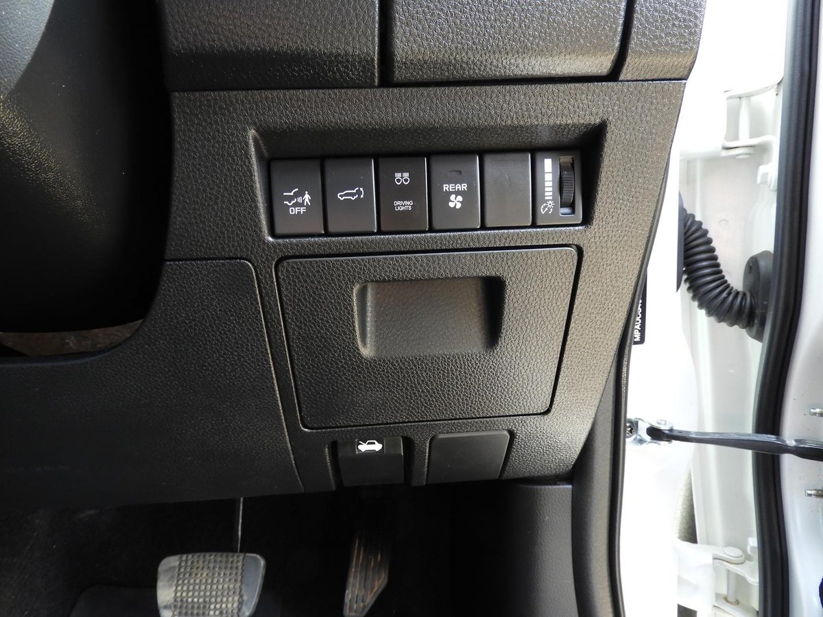 2023 Isuzu Mu-x Ls-t My23 4x4 Dual Range image 13