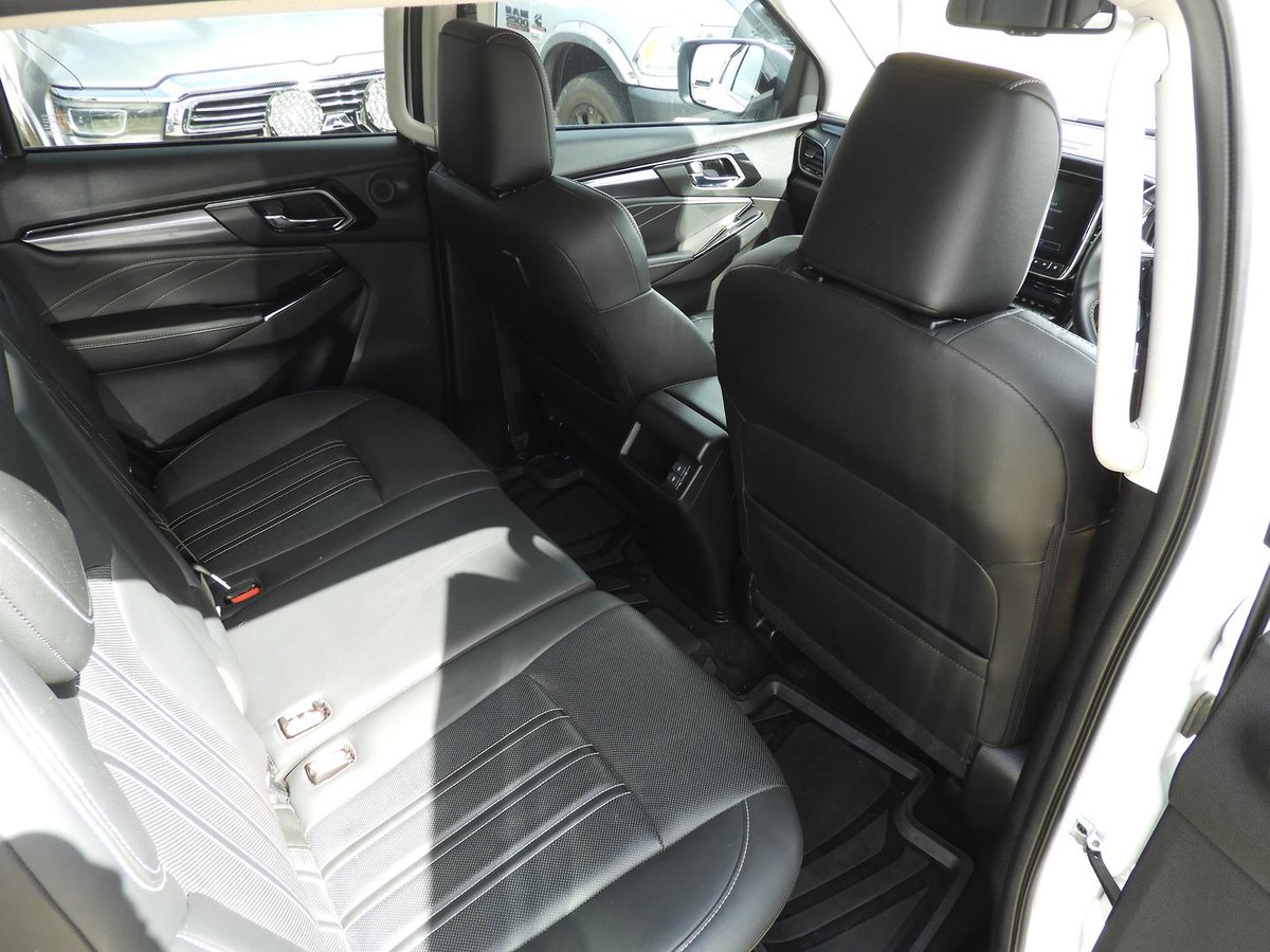 2023 Isuzu Mu-x Ls-t My23 4x4 Dual Range image 9