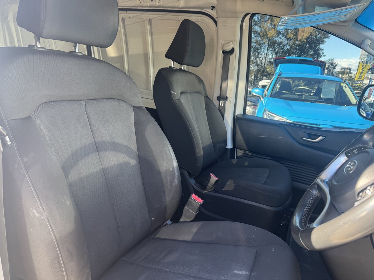 2021 Hyundai STARIA LOAD Load 2S 2.2D Liftback US4.V1 MY22 image 12