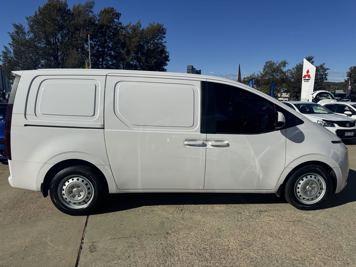 2021 Hyundai STARIA LOAD Load 2S 2.2D Liftback US4.V1 MY22 image 8