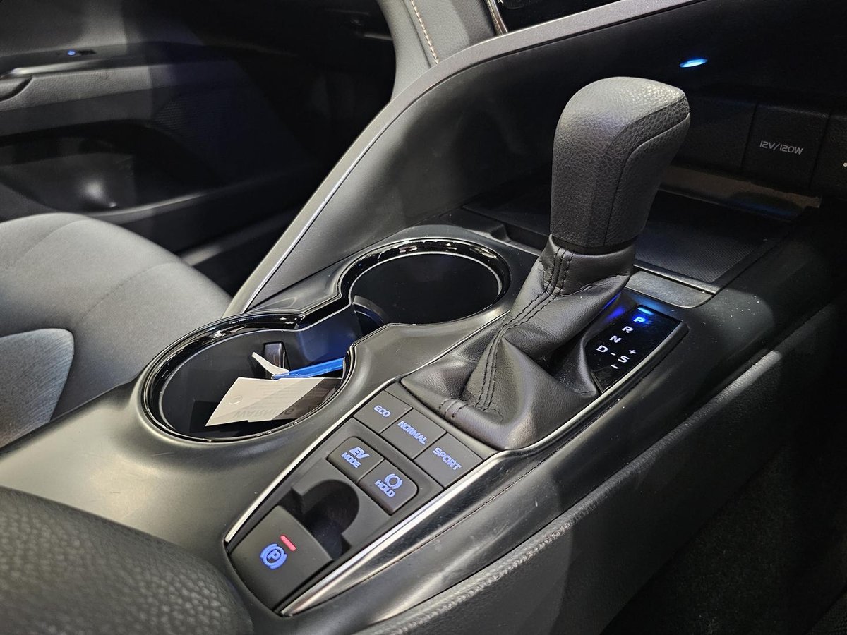 2020 Toyota Camry Ascent AXVH71R image 22