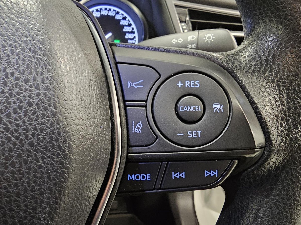 2020 Toyota Camry Ascent AXVH71R image 16