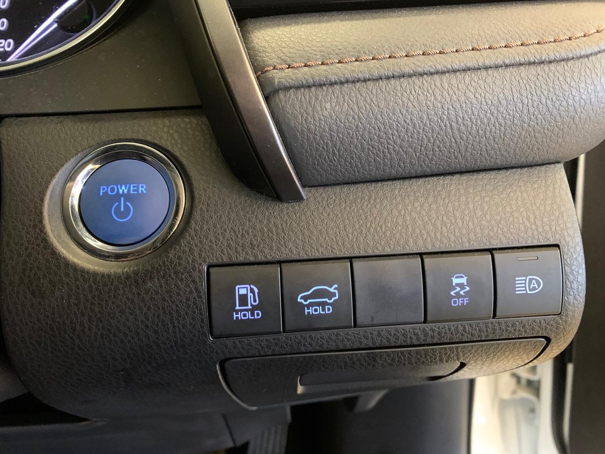 2020 Toyota Camry Ascent AXVH71R image 15