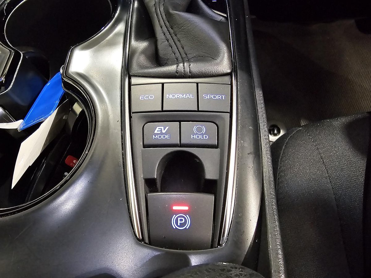 2020 Toyota Camry Ascent AXVH71R image 21