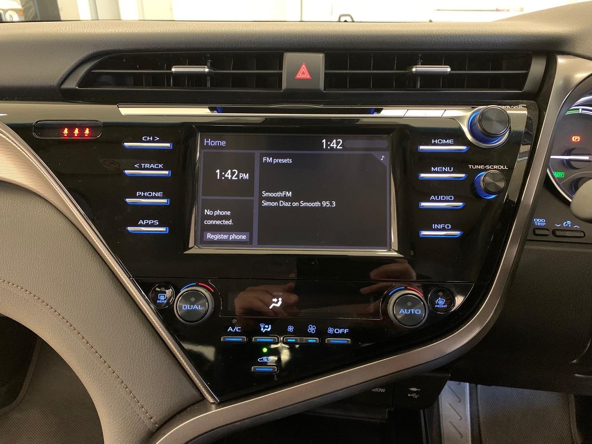 2020 Toyota Camry Ascent AXVH71R image 19