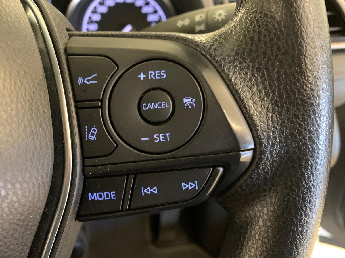 2020 Toyota Camry Ascent AXVH71R image 16
