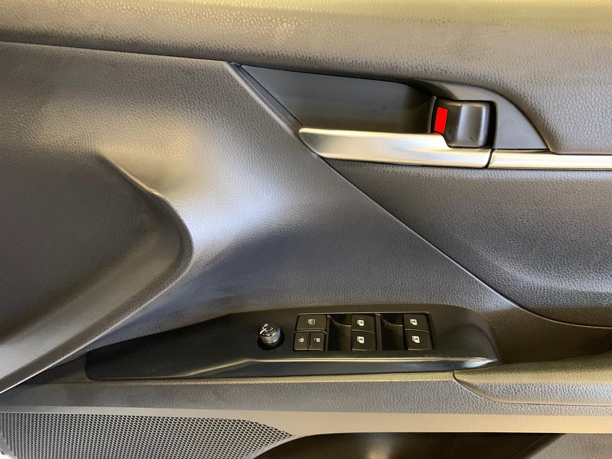 2020 Toyota Camry Ascent AXVH71R image 10