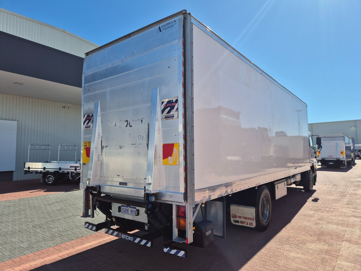 2018 Ud Pk16 280 Auto 50cm Van And Lift image 22