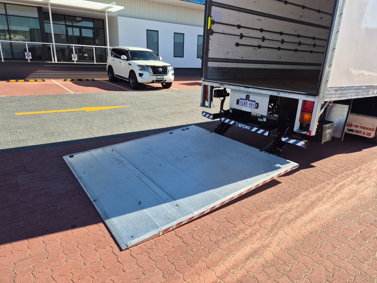 2018 Ud Pk16 280 Auto 50cm Van And Lift image 32