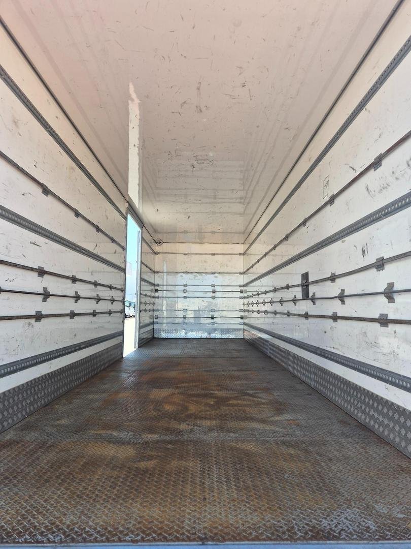 2018 UD Pk16 280 Auto 50Cm Van And Lift image 25