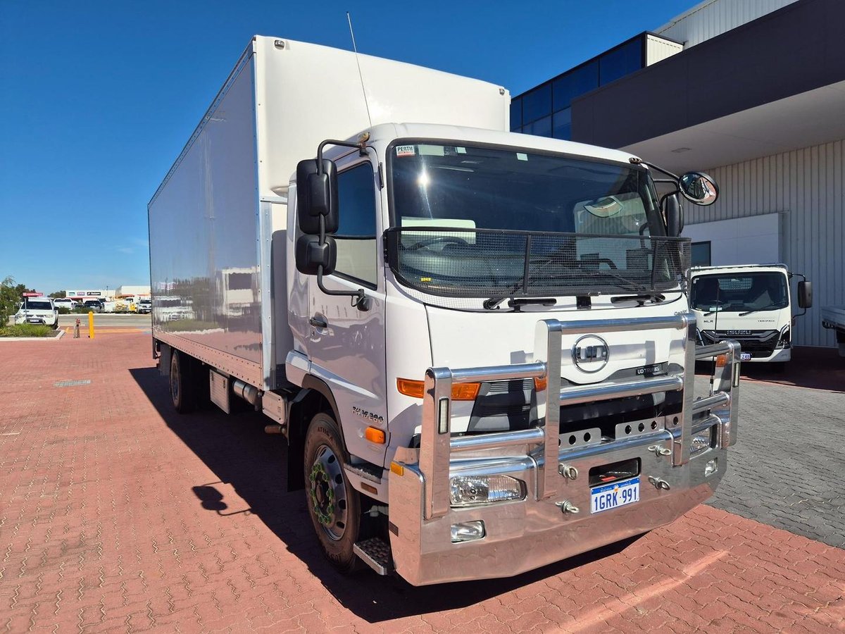 2018 UD Pk16 280 Auto 50Cm Van And Lift image 29