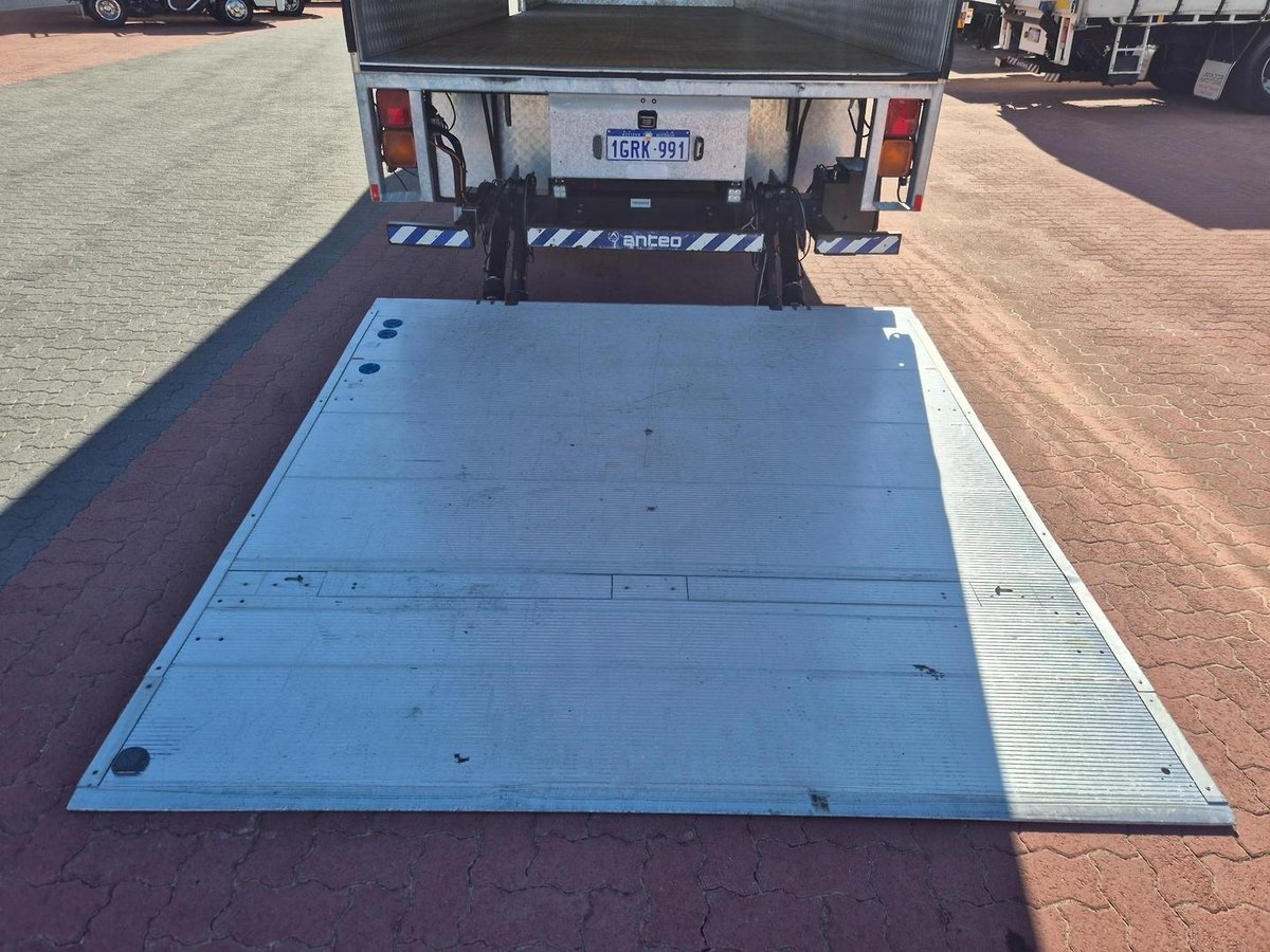 2018 UD Pk16 280 Auto 50Cm Van And Lift image 31