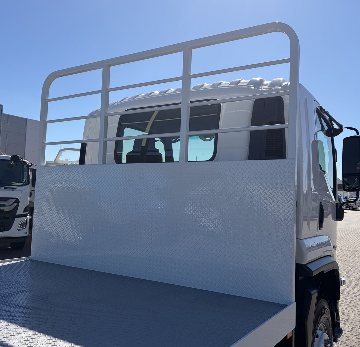 2026 Isuzu Trucks Fvr 170-300 At R60 Steel Drum Tray image 8
