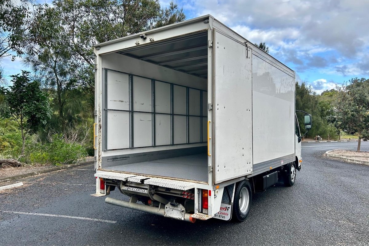 2021 Hino 300 Series 616 image 8