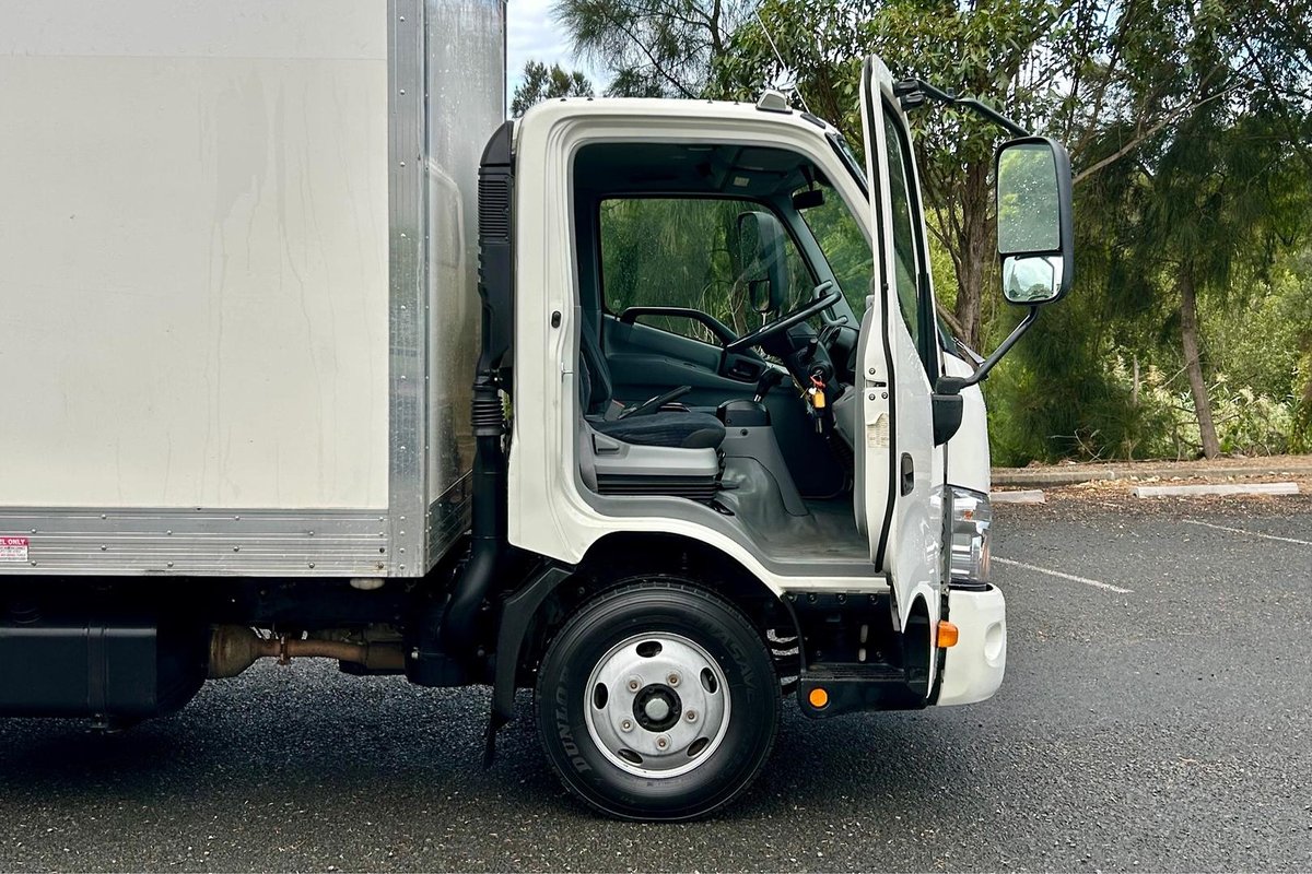 2021 Hino 300 Series 616 image 24