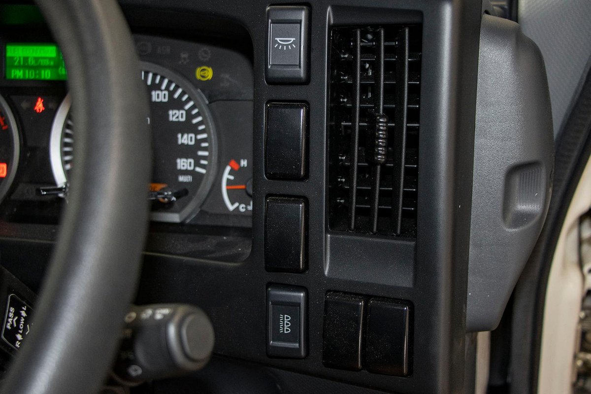 2025 Isuzu N Series Nps 45/75-155 image 13