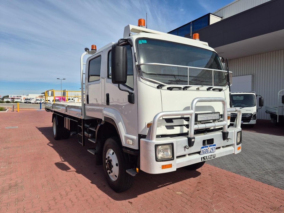 2016 Isuzu Fts 139-260 4X4 Auto Crew Cab Tray image 3