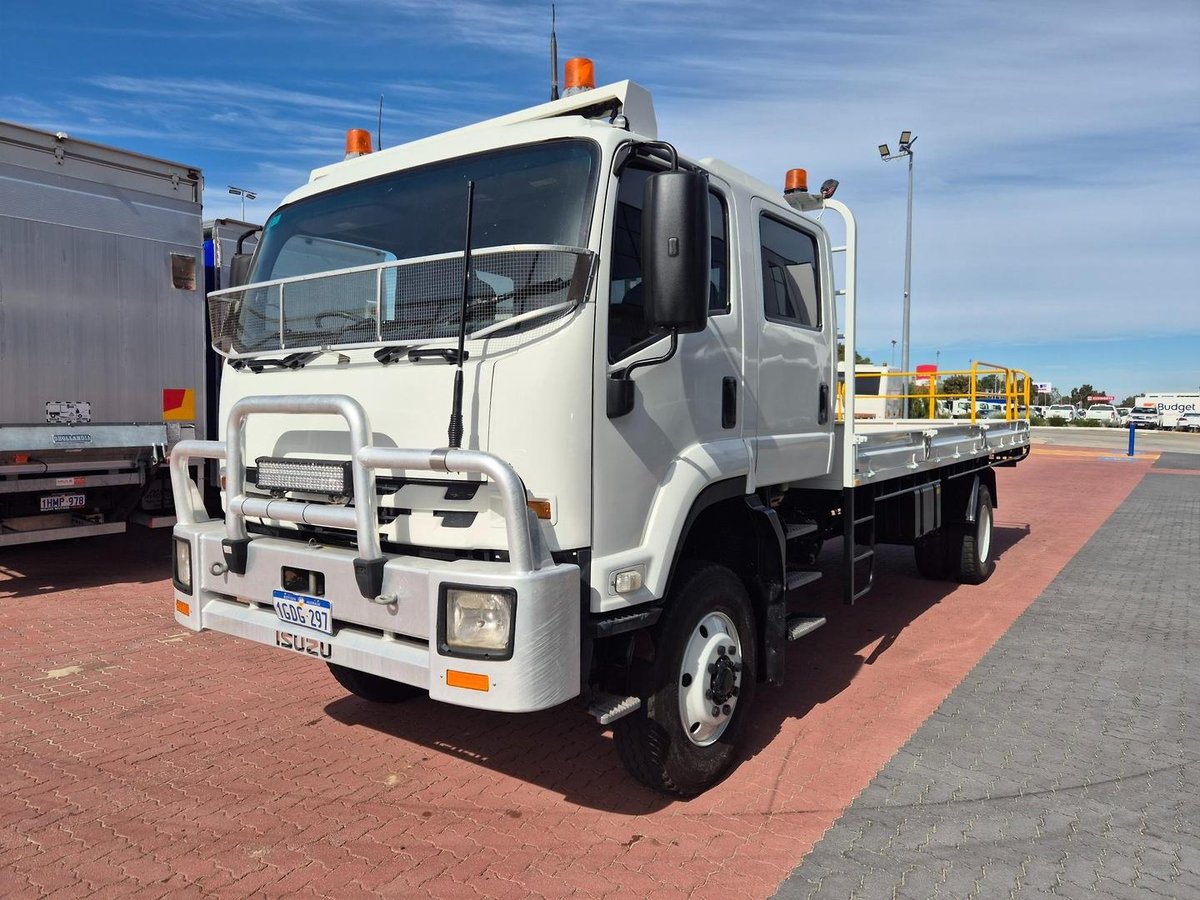 2016 Isuzu Fts 139-260 4X4 Auto Crew Cab Tray image 2