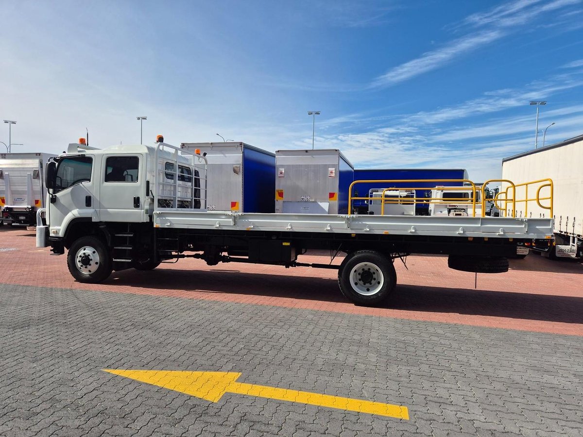 2016 Isuzu Fts 139-260 4X4 Auto Crew Cab Tray image 7